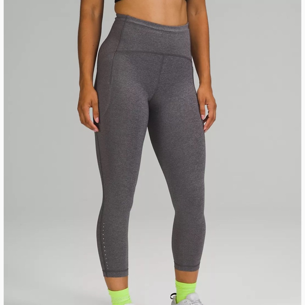 Lululemon Swift Speed HR Crop 23” Size 6 Leggings